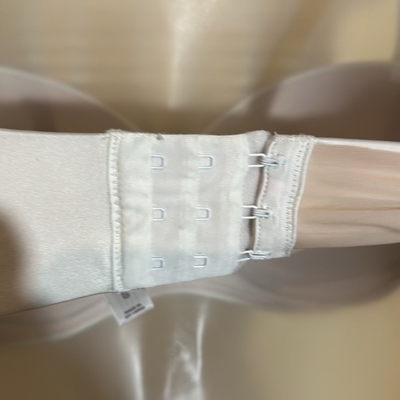 Auden Lightly Lined Straps or Strapless Underwire Bra Off White 32D - Picture 11 of 16